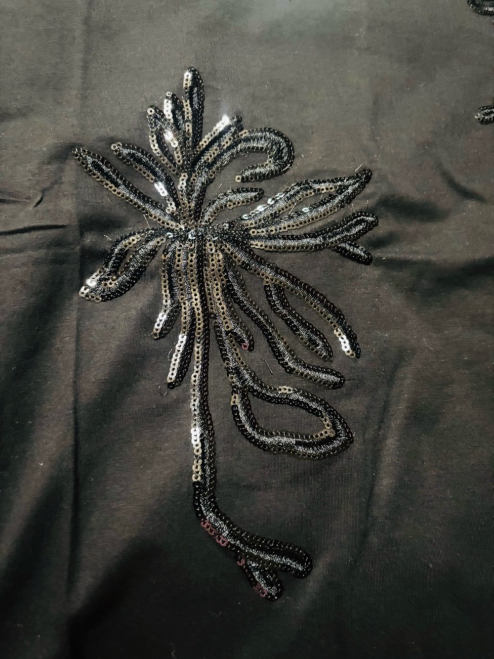 Black Sequin Floral Appliqué Tee - Picture 6 of 6